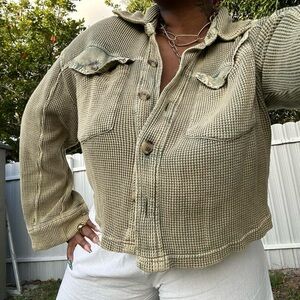 Bagatelle Collection Waffle knit button down cropped top